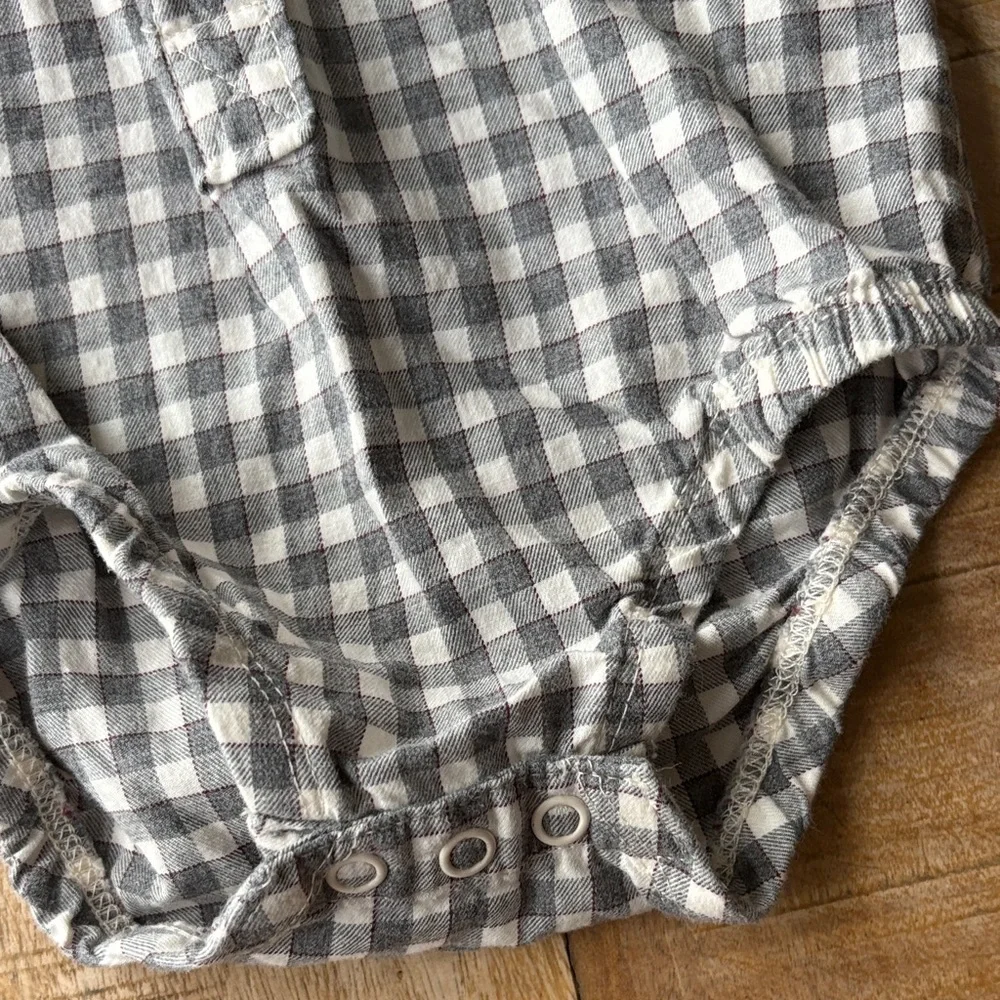 OshKosh Checkered Baby Bodysuit Shirts 9m